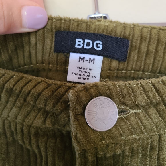 ☆BDG Urban Outfitters corduroy army green mini skirt size M☆ - Picture 4 of 14